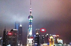 京滬現 UFO? 機師目擊球狀發光體