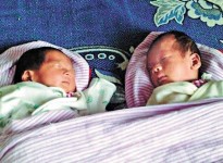 八胞胎孕婦減剩龍鳳胎