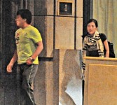 成龍帶潮女返酒店