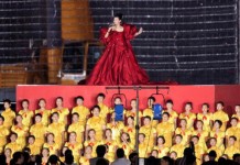 宋祖英在国庆联欢晚会上独唱《好日子》