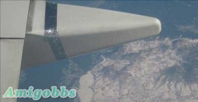 網貼曝飛機機翼綁膠帶 昆明航空稱不影嚮安全