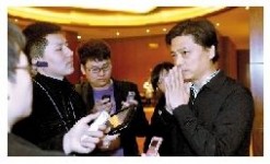 崔永元为“9块9年话费”道歉